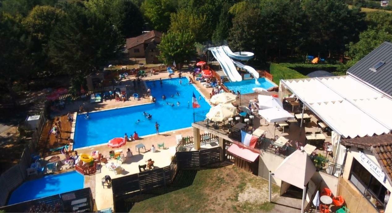 Camping Le Pigeonnier Saint-Crepin-et-Carlucet Екстер'єр фото